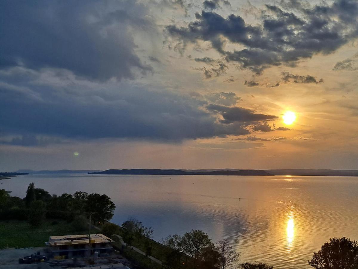 Vizparti Silver X Apartman Шиофок Экстерьер фото