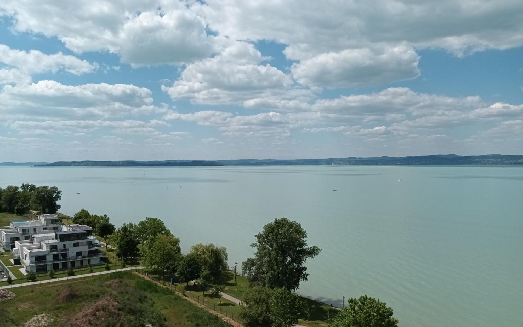 Vizparti Silver X Apartman Шиофок Экстерьер фото